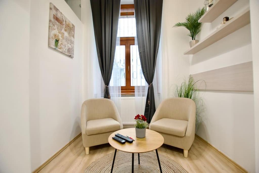 Standard Apartment By Hi5- Podmaniczky Street Βουδαπέστη Εξωτερικό φωτογραφία