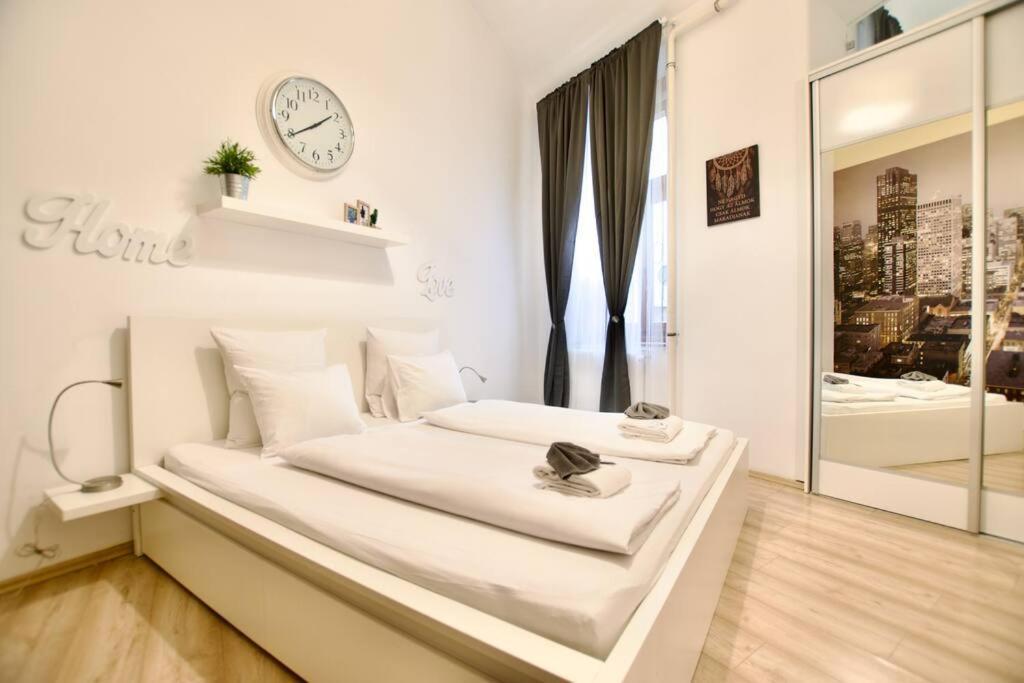 Standard Apartment By Hi5- Podmaniczky Street Βουδαπέστη Εξωτερικό φωτογραφία