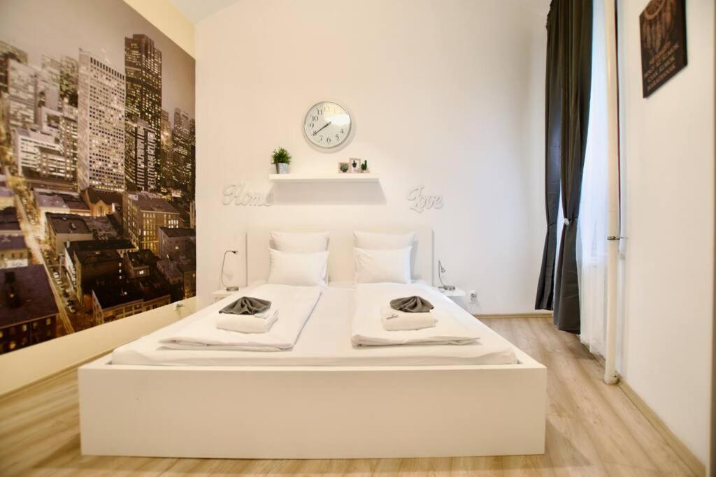 Standard Apartment By Hi5- Podmaniczky Street Βουδαπέστη Εξωτερικό φωτογραφία